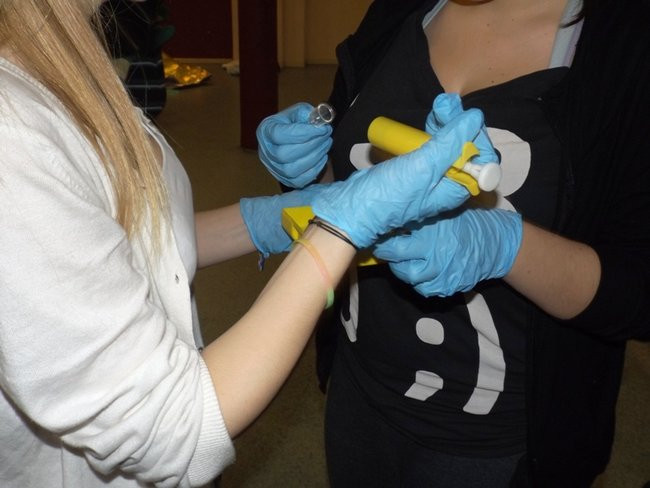 Młodzież z PCK na biwaku (zdjęcia)