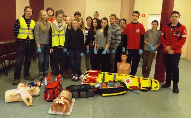 Młodzież z PCK na biwaku (zdjęcia)