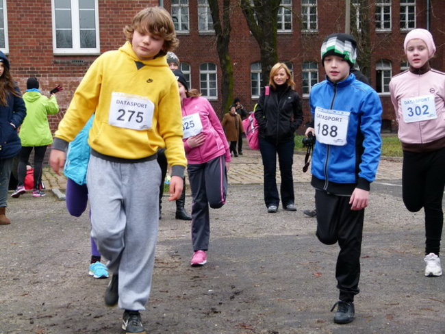Trzystu sylwestrowych biegaczy ( zdjęcia)