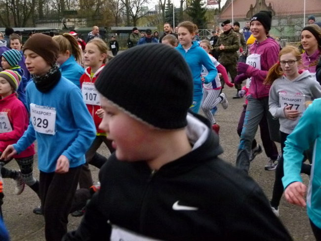 Trzystu sylwestrowych biegaczy ( zdjęcia)