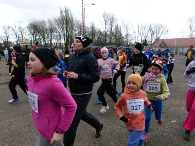 Trzystu sylwestrowych biegaczy ( zdjęcia)