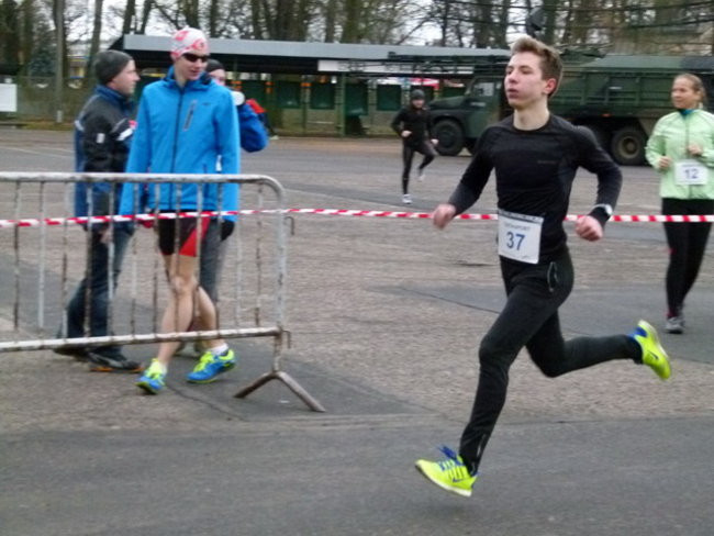 Trzystu sylwestrowych biegaczy ( zdjęcia)