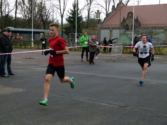 Trzystu sylwestrowych biegaczy ( zdjęcia)