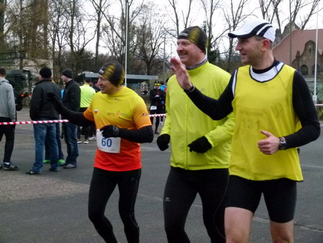Trzystu sylwestrowych biegaczy ( zdjęcia)
