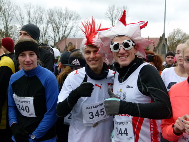 Trzystu sylwestrowych biegaczy ( zdjęcia)