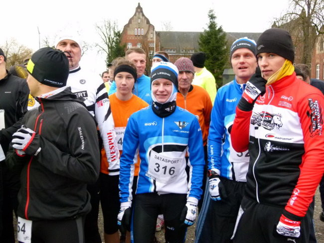 Trzystu sylwestrowych biegaczy ( zdjęcia)