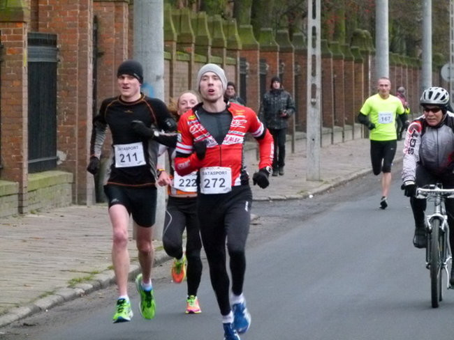 Trzystu sylwestrowych biegaczy ( zdjęcia)