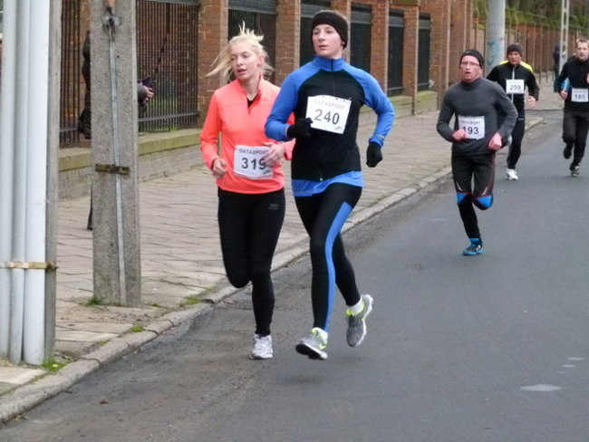 Trzystu sylwestrowych biegaczy ( zdjęcia)