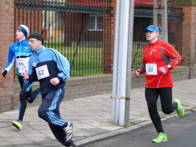 Trzystu sylwestrowych biegaczy ( zdjęcia)