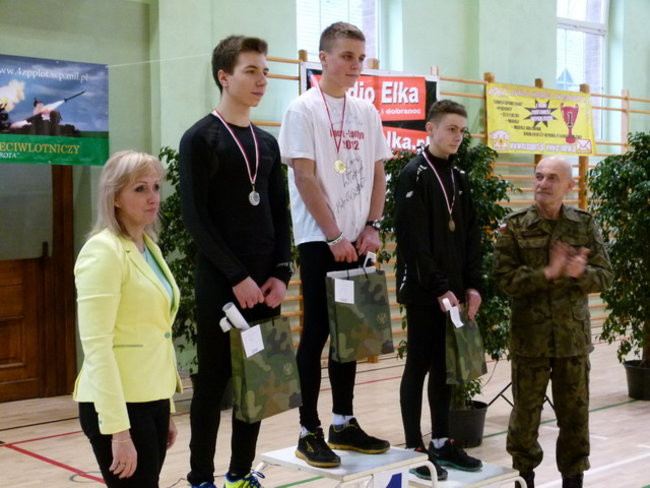 Trzystu sylwestrowych biegaczy ( zdjęcia)