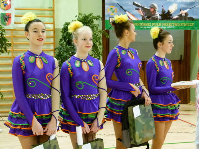 Trzystu sylwestrowych biegaczy ( zdjęcia)