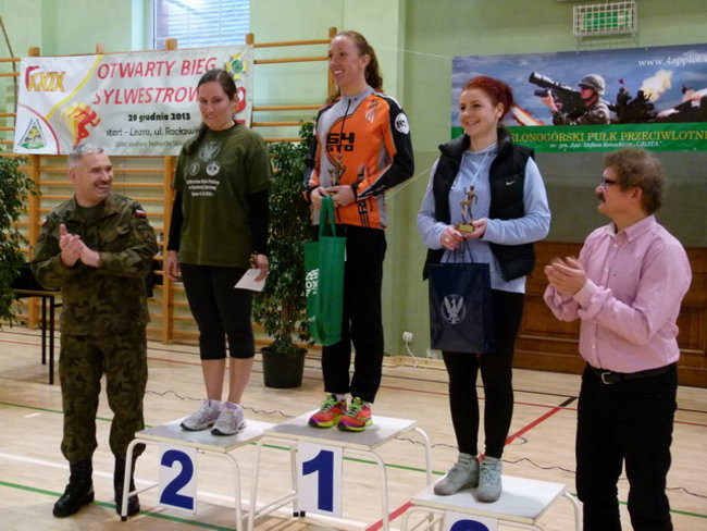 Trzystu sylwestrowych biegaczy ( zdjęcia)