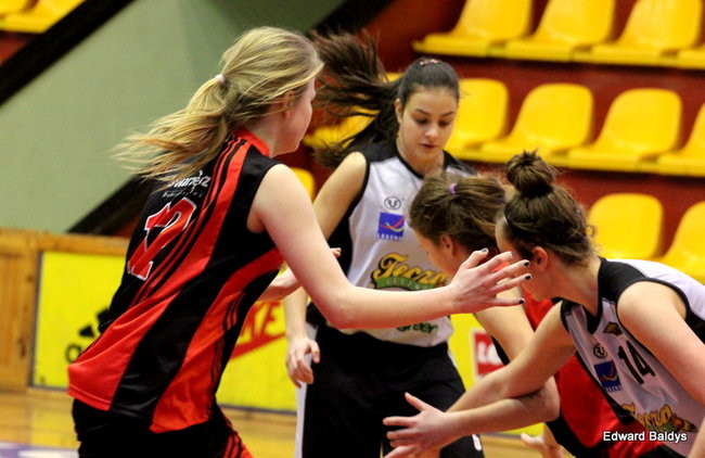 Tęczowe wygrywają (zdjęcia)