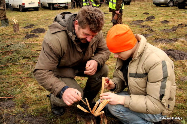 Kilkudziesięciu myśliwych na polowaniu (zdjęcia)