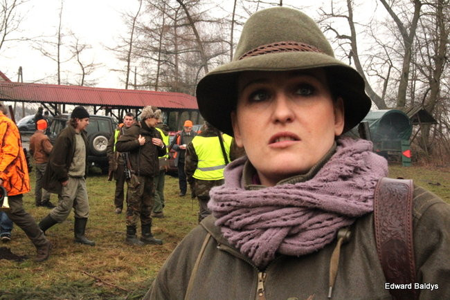 Kilkudziesięciu myśliwych na polowaniu (zdjęcia)