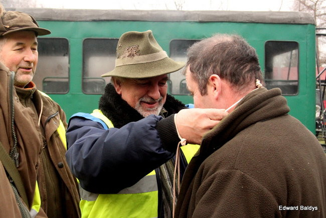 Kilkudziesięciu myśliwych na polowaniu (zdjęcia)