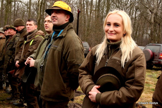 Kilkudziesięciu myśliwych na polowaniu (zdjęcia)