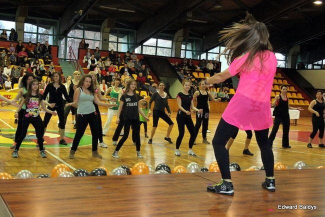 Przez trzy godziny tańczyli Zumbe (zdjęcia)