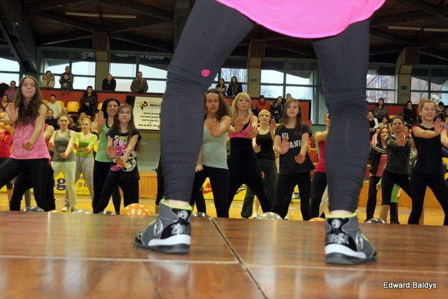 Przez trzy godziny tańczyli Zumbe (zdjęcia)