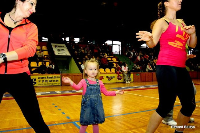 Przez trzy godziny tańczyli Zumbe (zdjęcia)