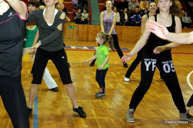 Przez trzy godziny tańczyli Zumbe (zdjęcia)