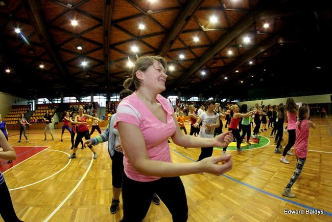 Przez trzy godziny tańczyli Zumbe (zdjęcia)