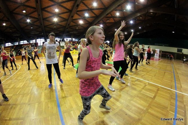 Przez trzy godziny tańczyli Zumbe (zdjęcia)