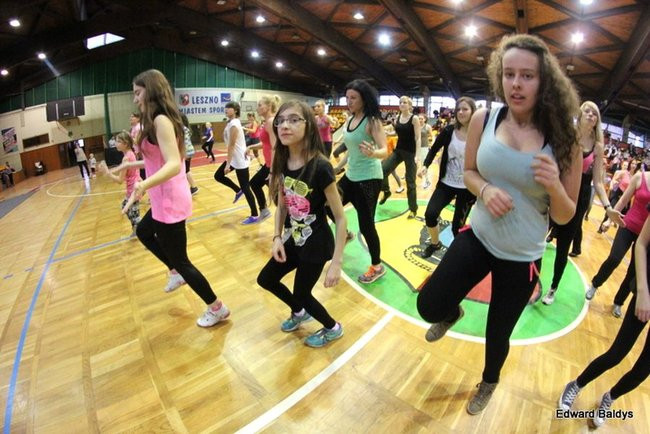 Przez trzy godziny tańczyli Zumbe (zdjęcia)