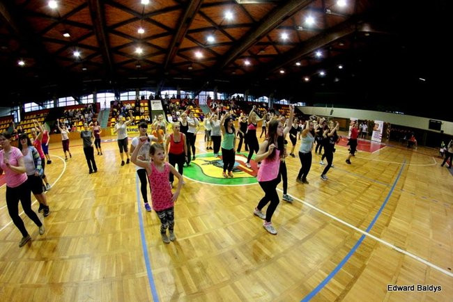 Przez trzy godziny tańczyli Zumbe (zdjęcia)