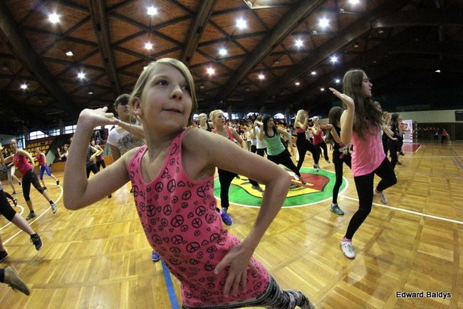Przez trzy godziny tańczyli Zumbe (zdjęcia)