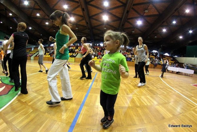 Przez trzy godziny tańczyli Zumbe (zdjęcia)