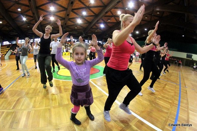 Przez trzy godziny tańczyli Zumbe (zdjęcia)