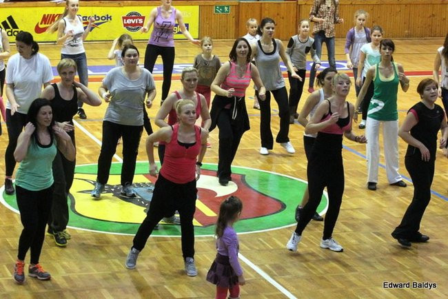 Przez trzy godziny tańczyli Zumbe (zdjęcia)