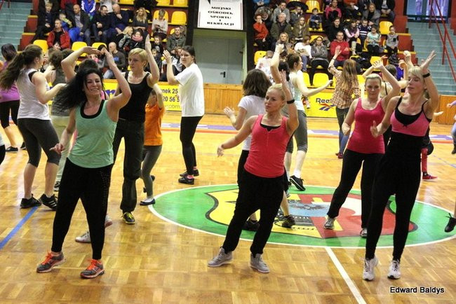 Przez trzy godziny tańczyli Zumbe (zdjęcia)