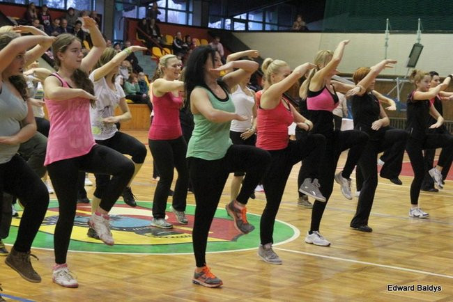 Przez trzy godziny tańczyli Zumbe (zdjęcia)