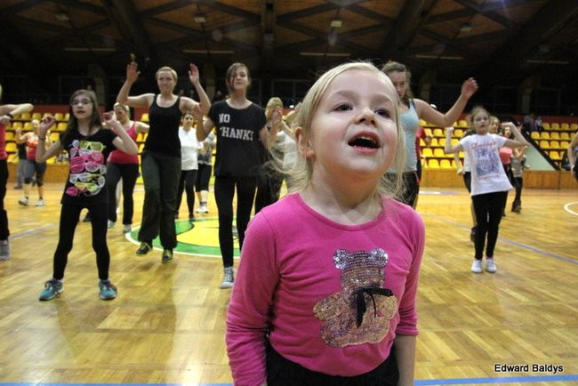 Przez trzy godziny tańczyli Zumbe (zdjęcia)