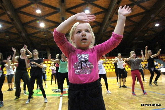 Przez trzy godziny tańczyli Zumbe (zdjęcia)