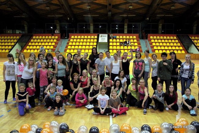 Przez trzy godziny tańczyli Zumbe (zdjęcia)