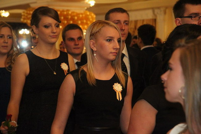 Sezon studniówkowy rozpoczęty (zdjęcia)