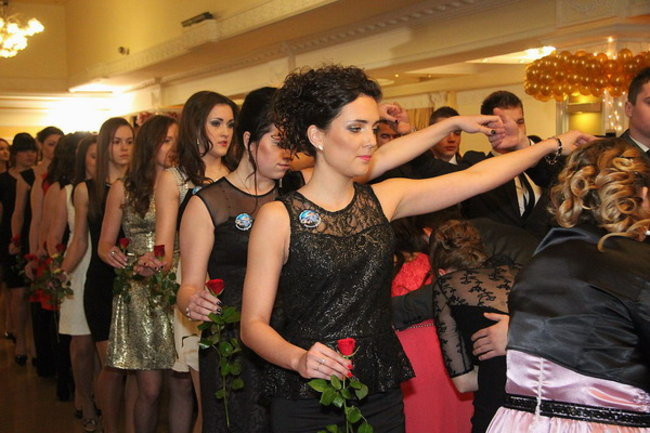 Sezon studniówkowy rozpoczęty (zdjęcia)