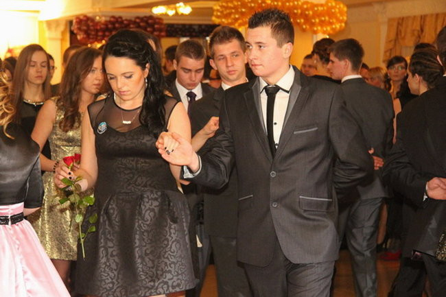 Sezon studniówkowy rozpoczęty (zdjęcia)