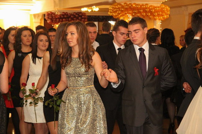 Sezon studniówkowy rozpoczęty (zdjęcia)