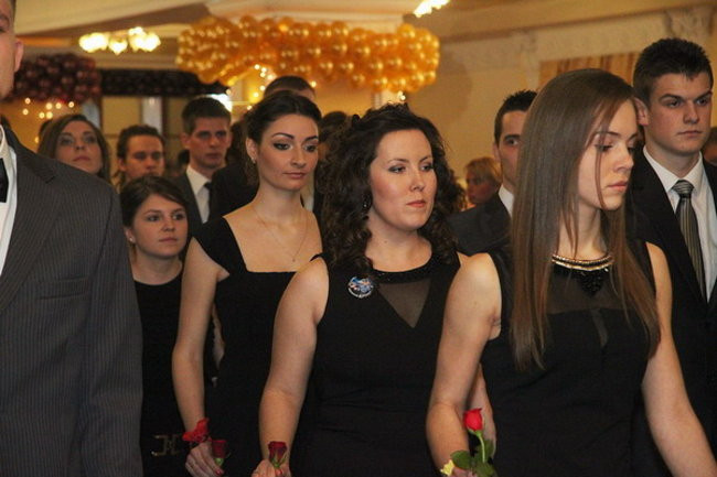 Sezon studniówkowy rozpoczęty (zdjęcia)