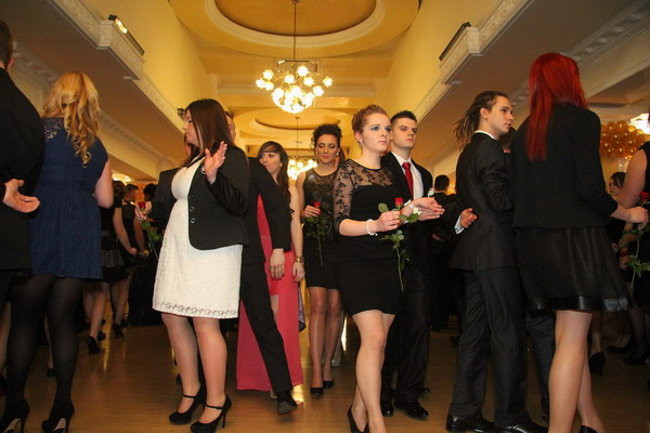 Sezon studniówkowy rozpoczęty (zdjęcia)