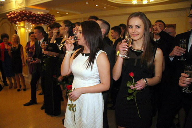 Sezon studniówkowy rozpoczęty (zdjęcia)