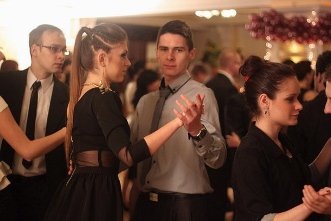 Sezon studniówkowy rozpoczęty (zdjęcia)