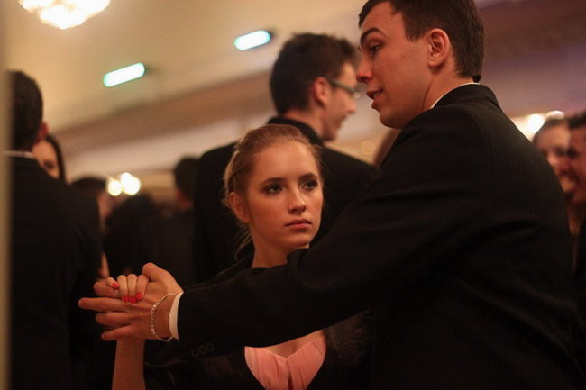 Sezon studniówkowy rozpoczęty (zdjęcia)