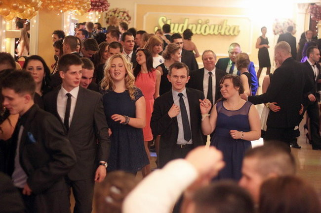 Sezon studniówkowy rozpoczęty (zdjęcia)