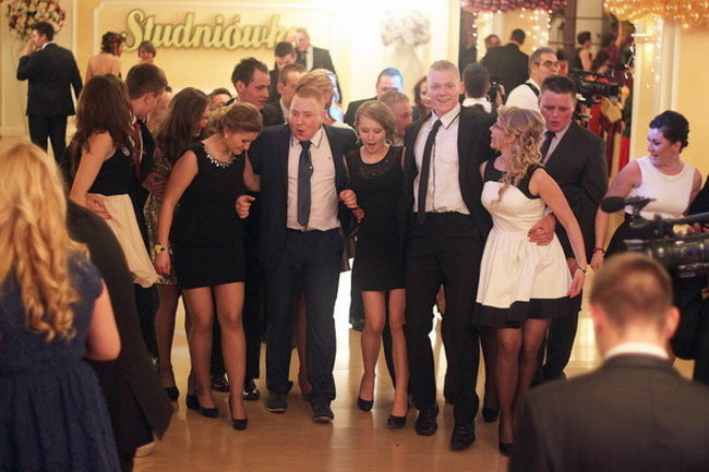 Sezon studniówkowy rozpoczęty (zdjęcia)