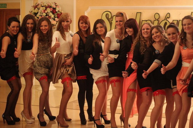 Sezon studniówkowy rozpoczęty (zdjęcia)